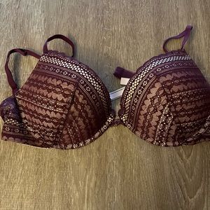 Victoria’s Secret Burgundy Padded Plunge Bra 34DD EUC